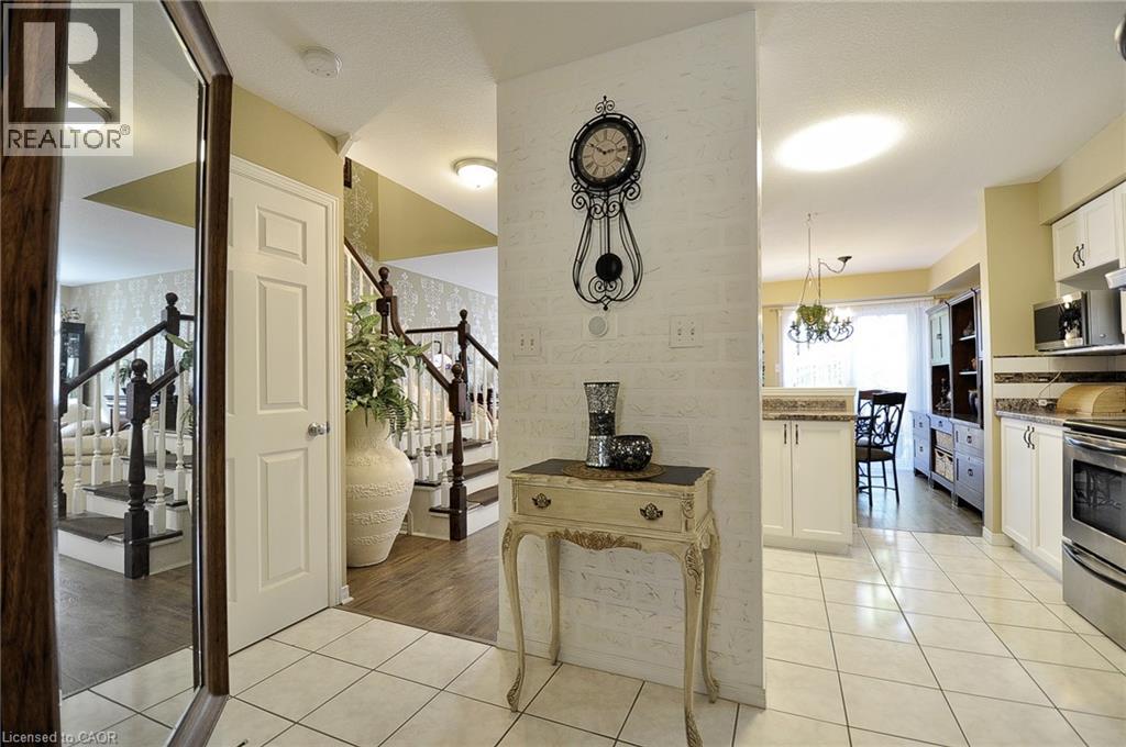 8 Brandy Crescent, Kitchener, Ontario  N2B 3W7 - Photo 5 - 40774375