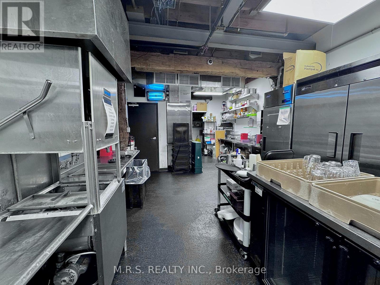 2nd Floor - 739 Queen Street W, Toronto (Niagara), Ontario  M6J 1G1 - Photo 17 - C12436070