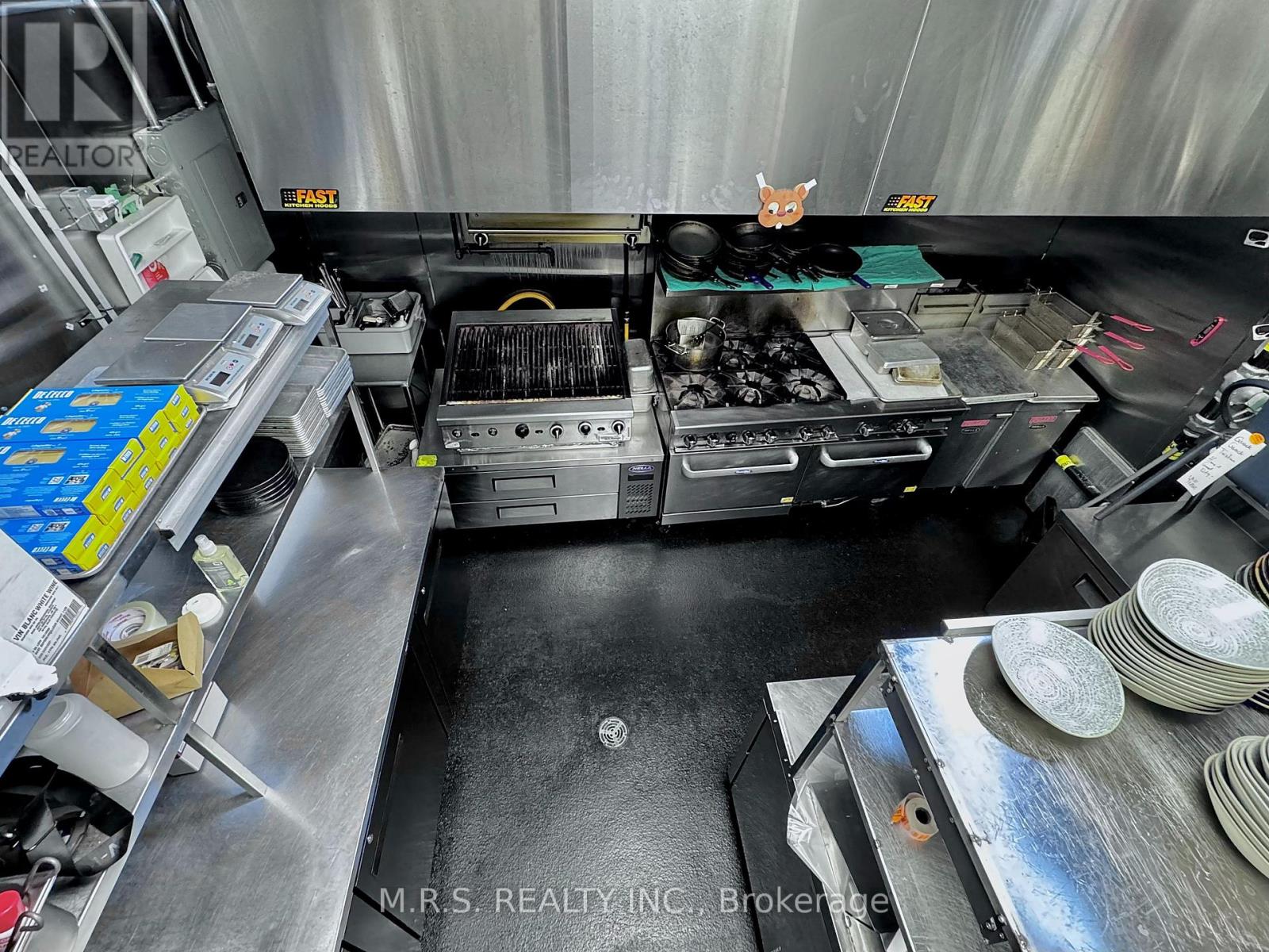 2nd Floor - 739 Queen Street W, Toronto (Niagara), Ontario  M6J 1G1 - Photo 18 - C12436070