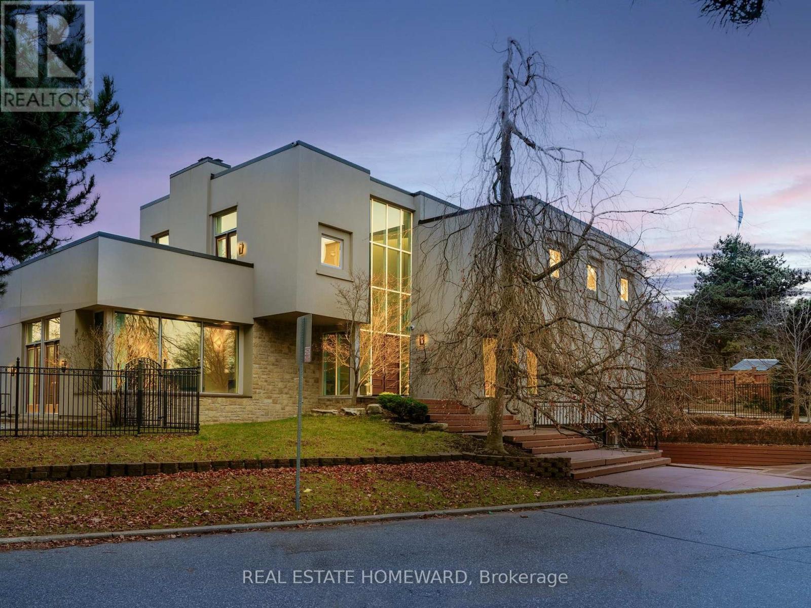 128 LAURENTIDE DRIVE, Toronto, Ontario