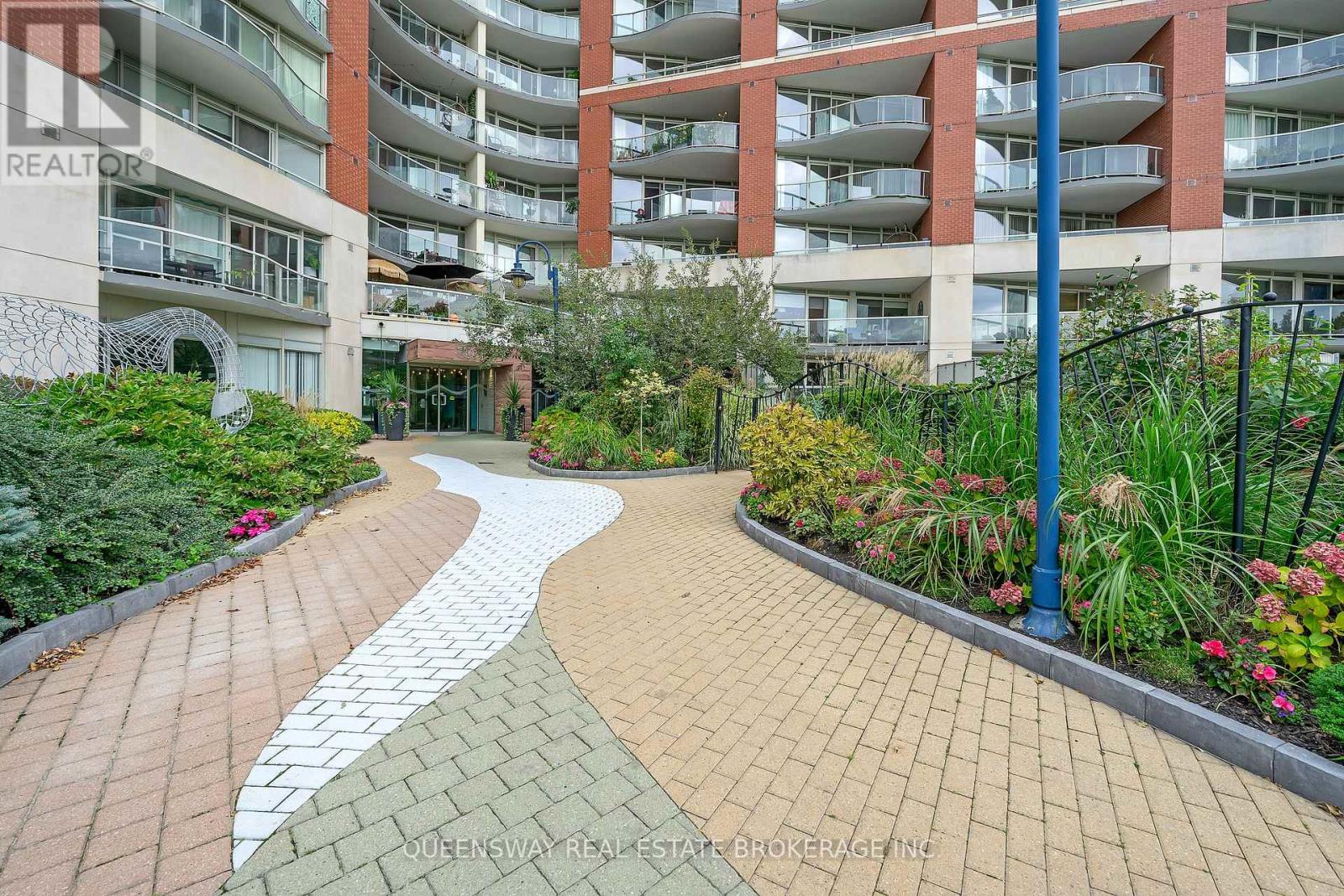 429 - 550 Queens Quay W, Toronto, Ontario  M5V 3M8 - Photo 3 - C12436101
