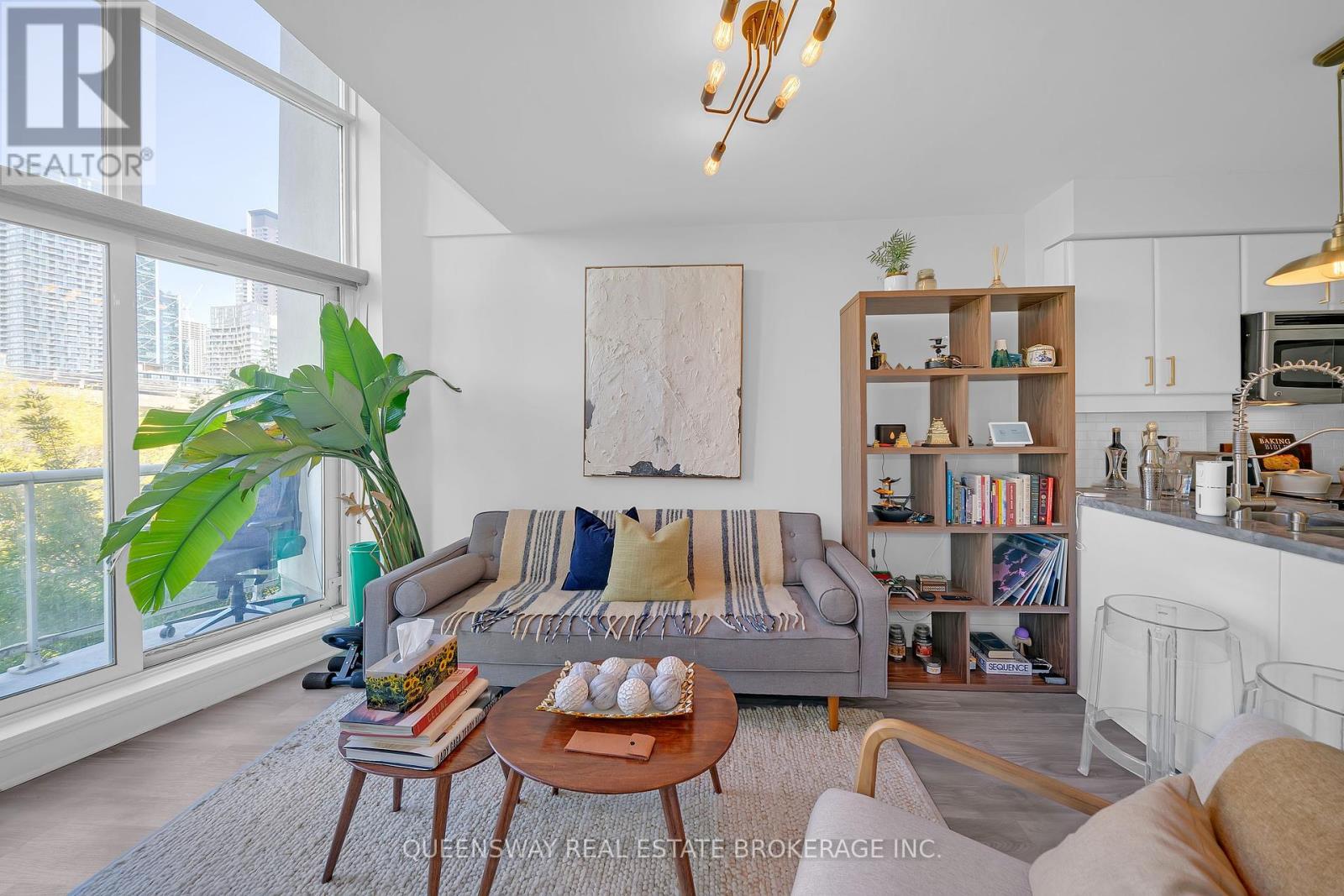 429 - 550 Queens Quay W, Toronto, Ontario  M5V 3M8 - Photo 4 - C12436101