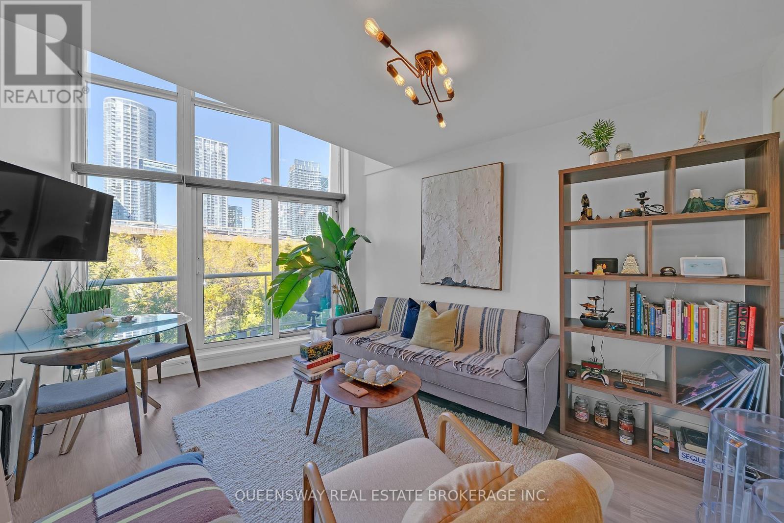 429 - 550 Queens Quay W, Toronto, Ontario  M5V 3M8 - Photo 5 - C12436101