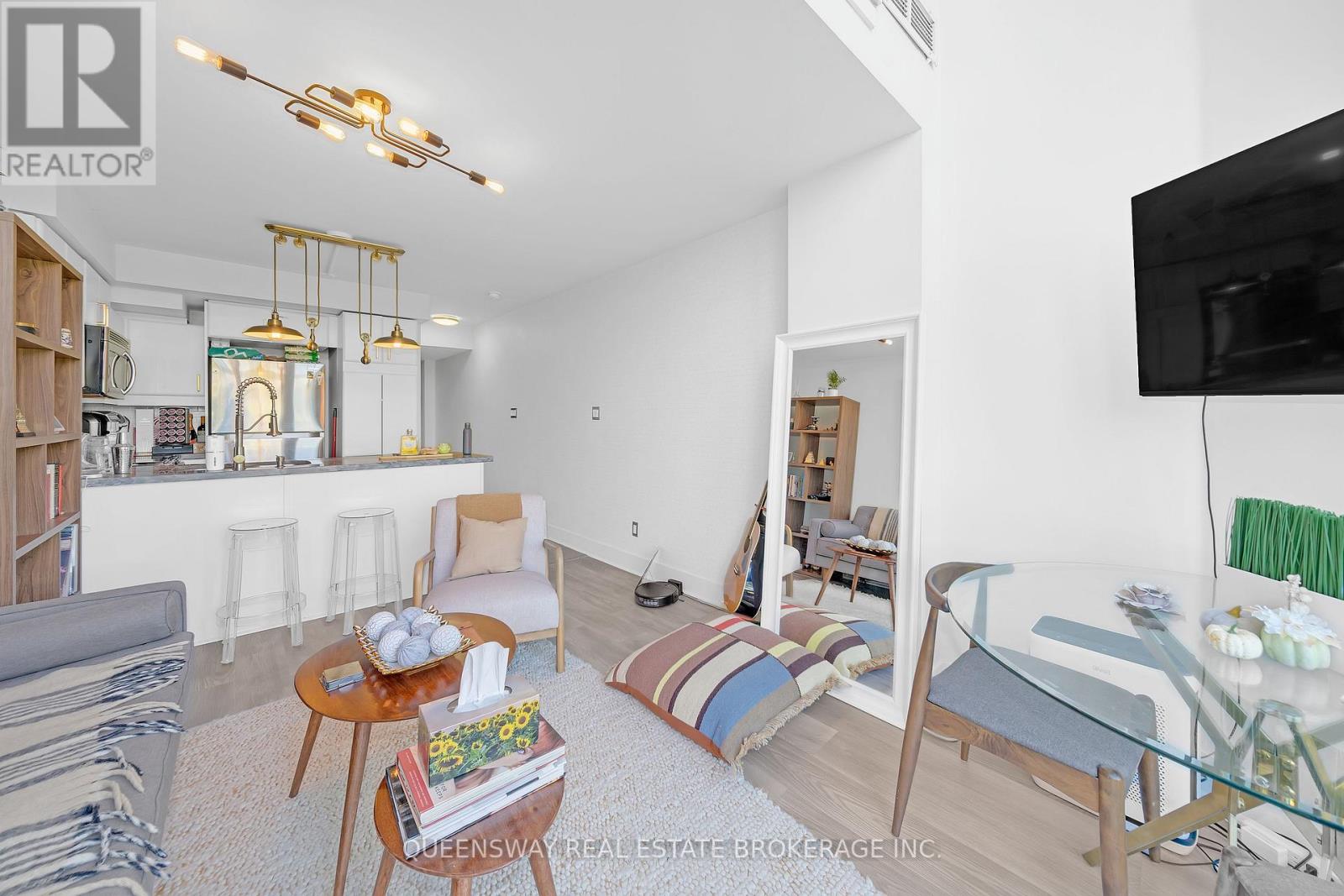 429 - 550 Queens Quay W, Toronto, Ontario  M5V 3M8 - Photo 8 - C12436101