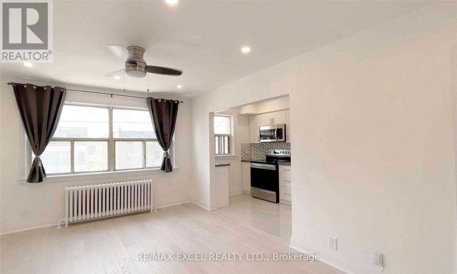 1 - 981 O'connor Drive, Toronto, Ontario  M4B 2T1 - Photo 4 - E12436095