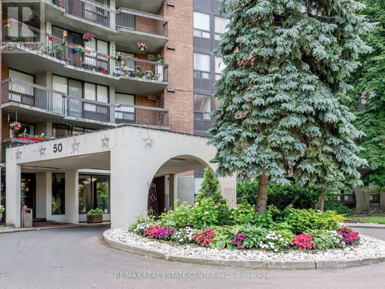 1515 - 50 Mississauga Valley Boulevard, Mississauga, Ontario  L5A 3S2 - Photo 3 - W12394008