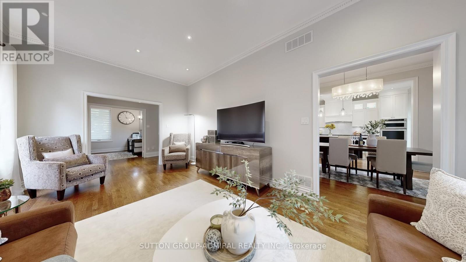 60 Baynards Lane, Richmond Hill, Ontario  L4C 9B4 - Photo 5 - N12436059