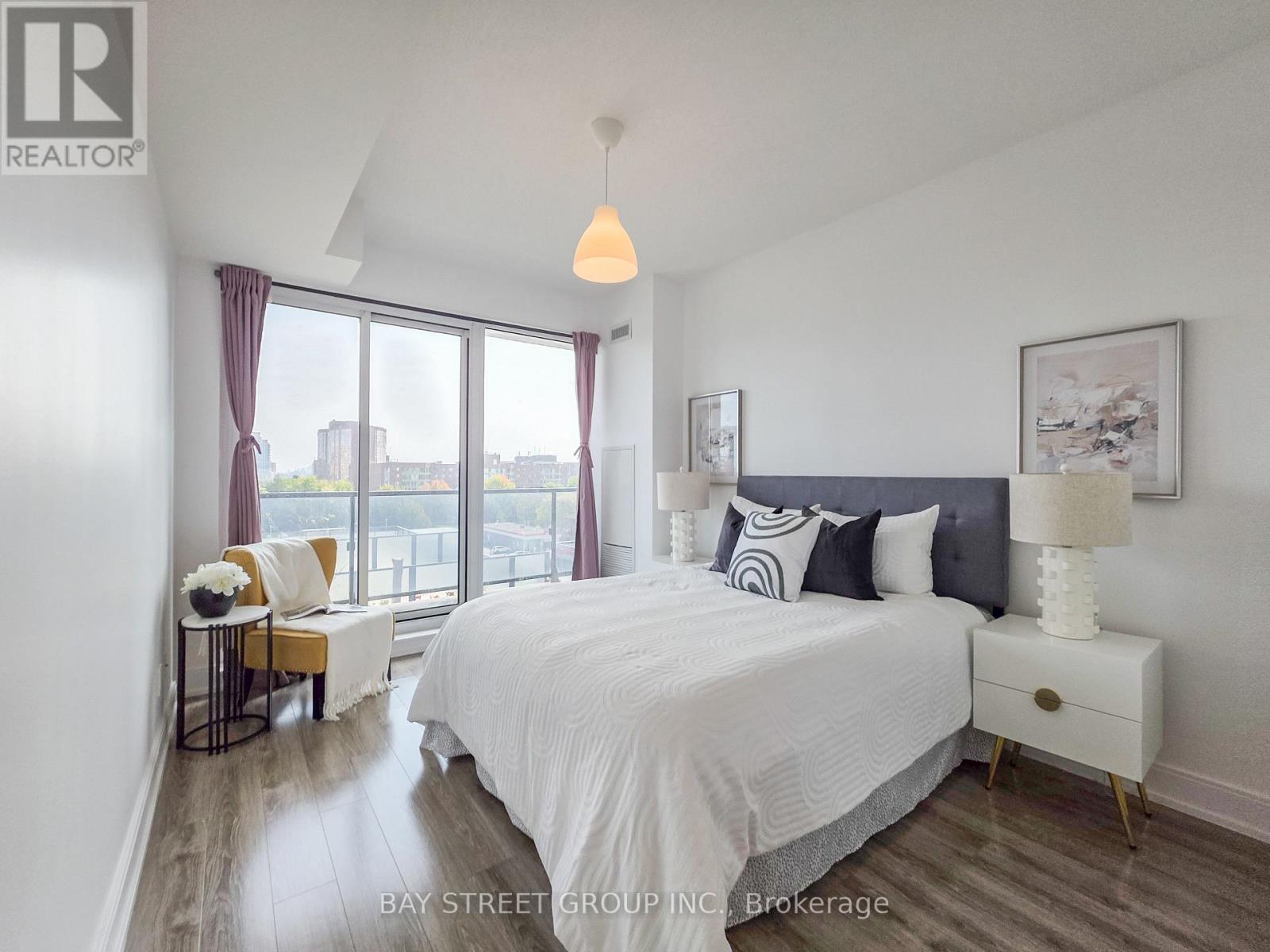 705b - 9608 Yonge Street, Richmond Hill, Ontario  L4C 0X4 - Photo 15 - N12436078