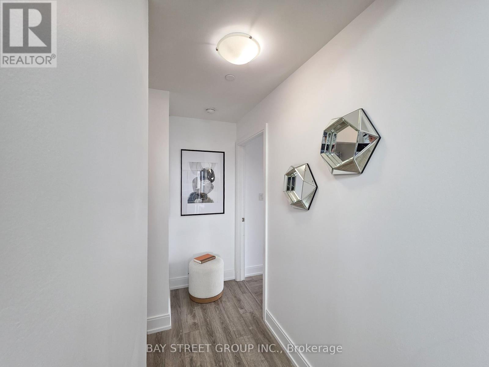 705b - 9608 Yonge Street, Richmond Hill, Ontario  L4C 0X4 - Photo 21 - N12436078