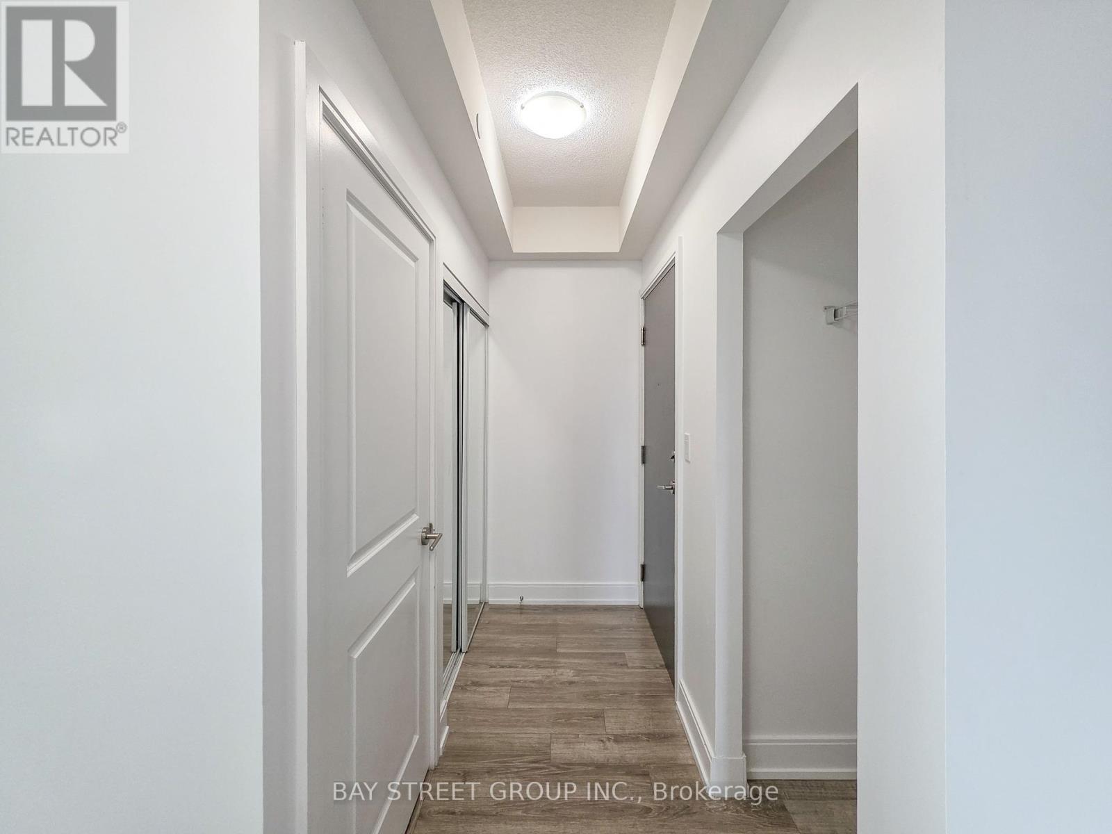 705b - 9608 Yonge Street, Richmond Hill, Ontario  L4C 0X4 - Photo 25 - N12436078