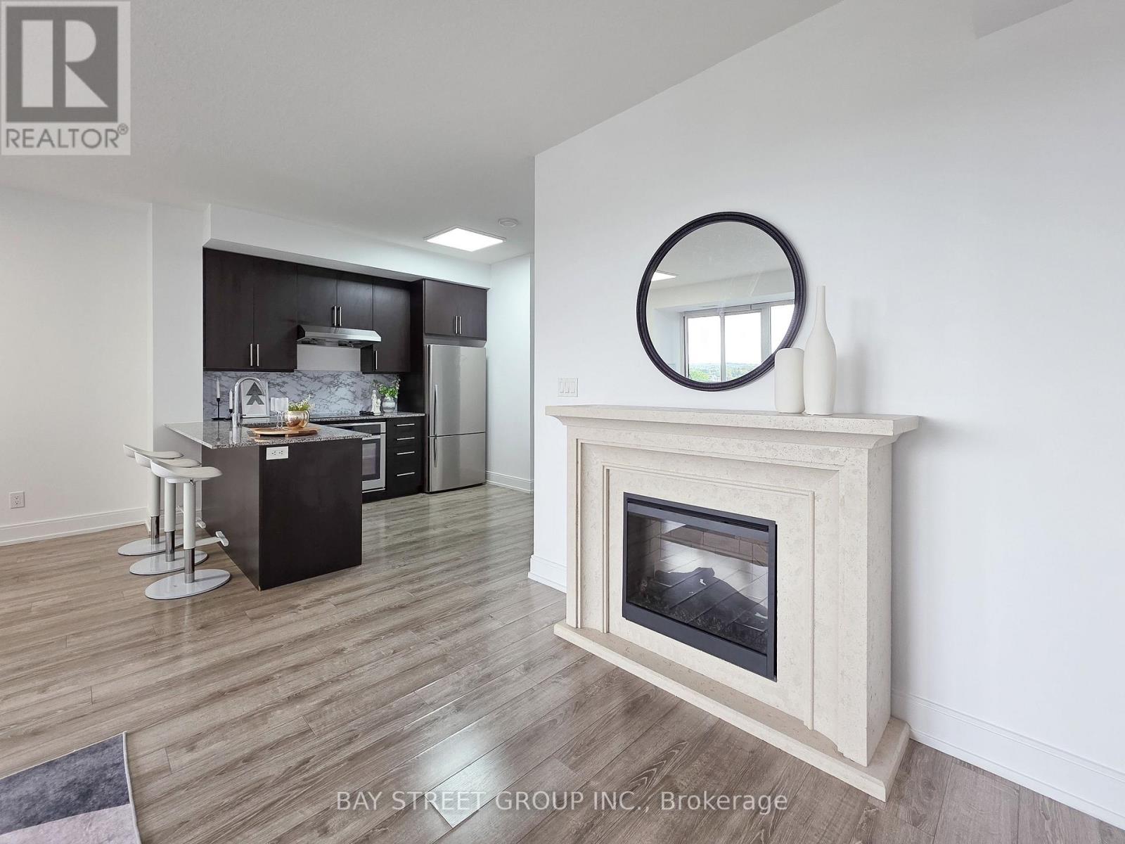 705b - 9608 Yonge Street, Richmond Hill, Ontario  L4C 0X4 - Photo 5 - N12436078