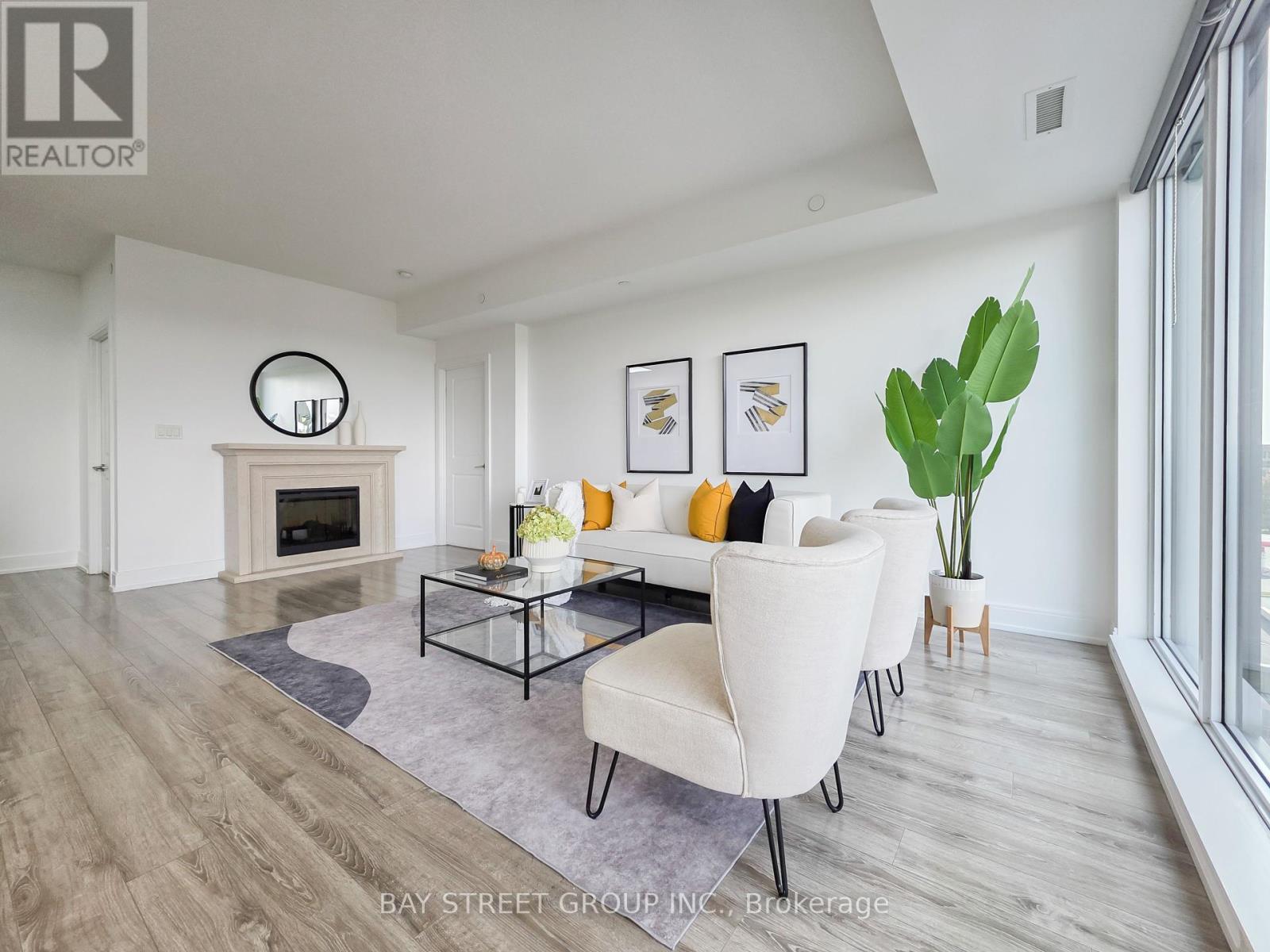 705b - 9608 Yonge Street, Richmond Hill, Ontario  L4C 0X4 - Photo 7 - N12436078