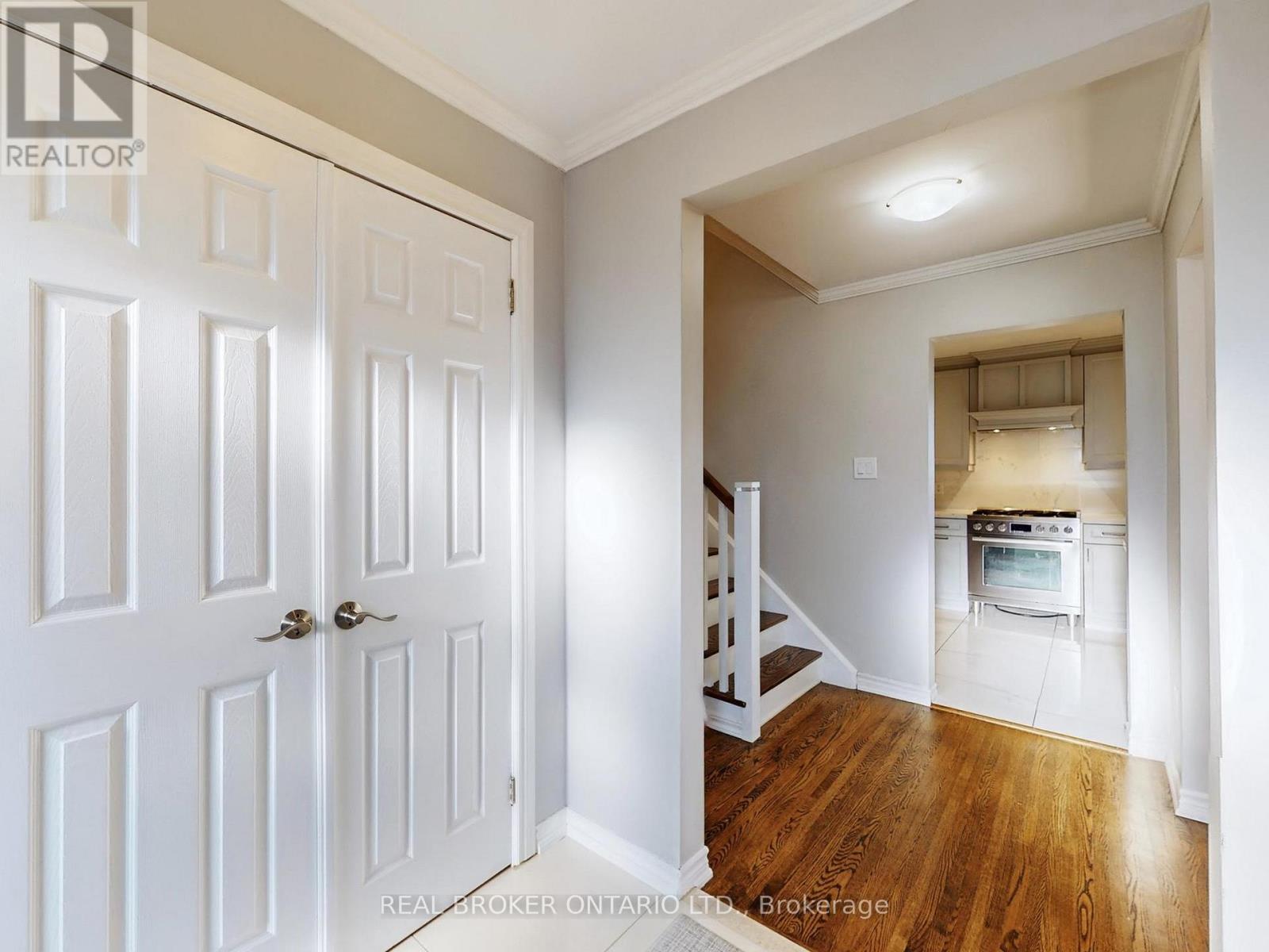 15 Jasmine Crescent, Whitchurch-Stouffville, Ontario  L4A 7X4 - Photo 19 - N12436086