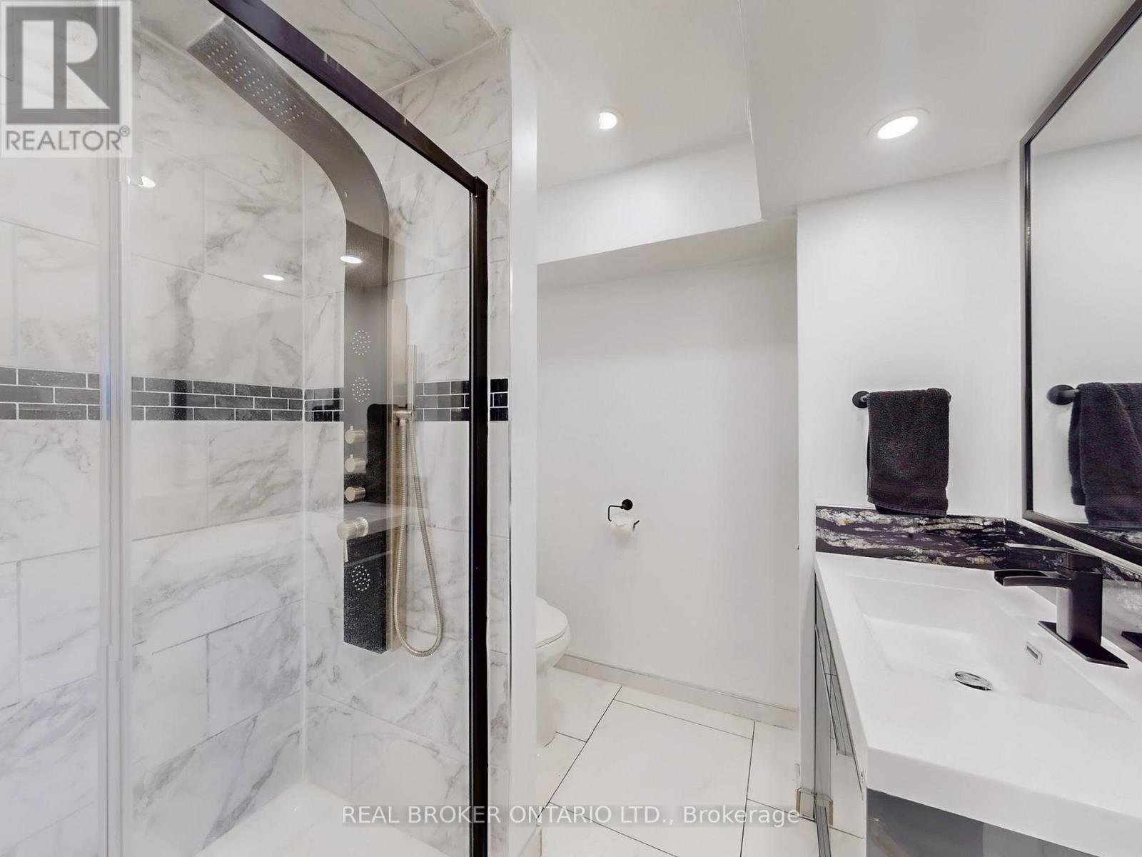 15 Jasmine Crescent, Whitchurch-Stouffville, Ontario  L4A 7X4 - Photo 40 - N12436086