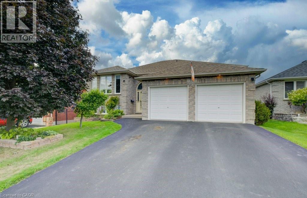 12 BRADBURY Crescent, Paris, Ontario
