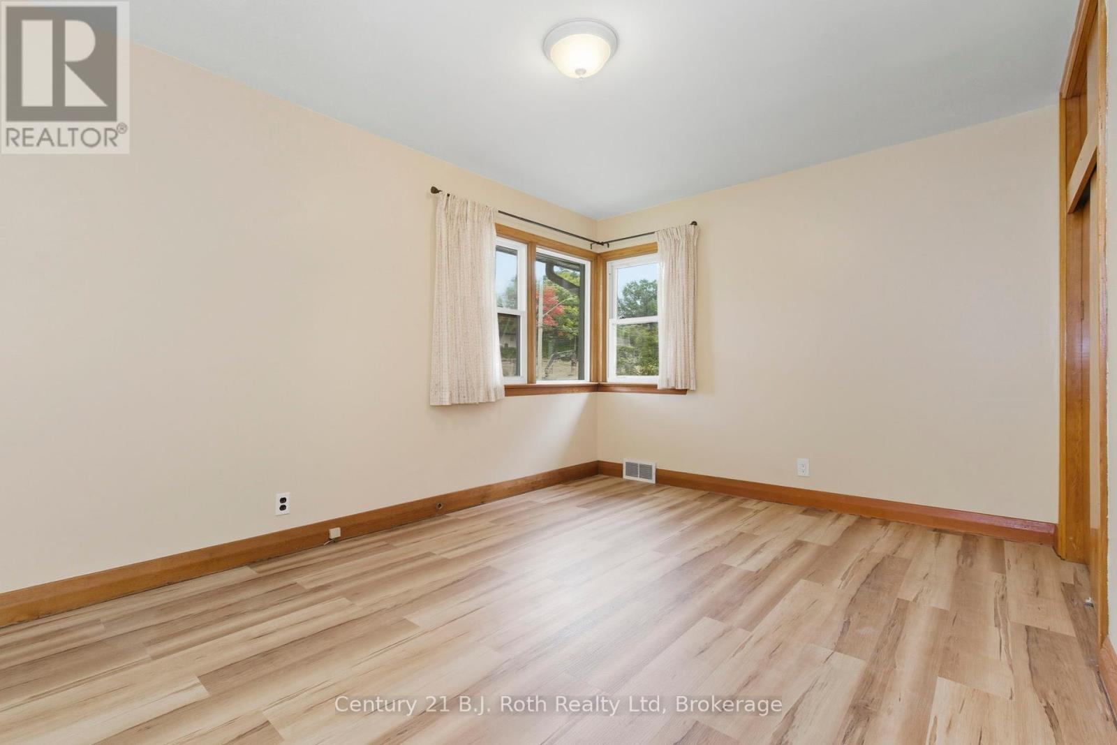 639 Yonge Street, Midland, Ontario  L4R 2E1 - Photo 20 - S12429151