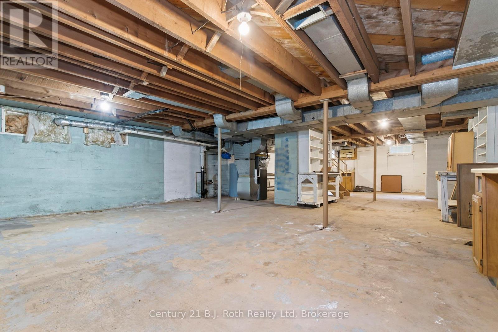 639 Yonge Street, Midland, Ontario  L4R 2E1 - Photo 29 - S12429151