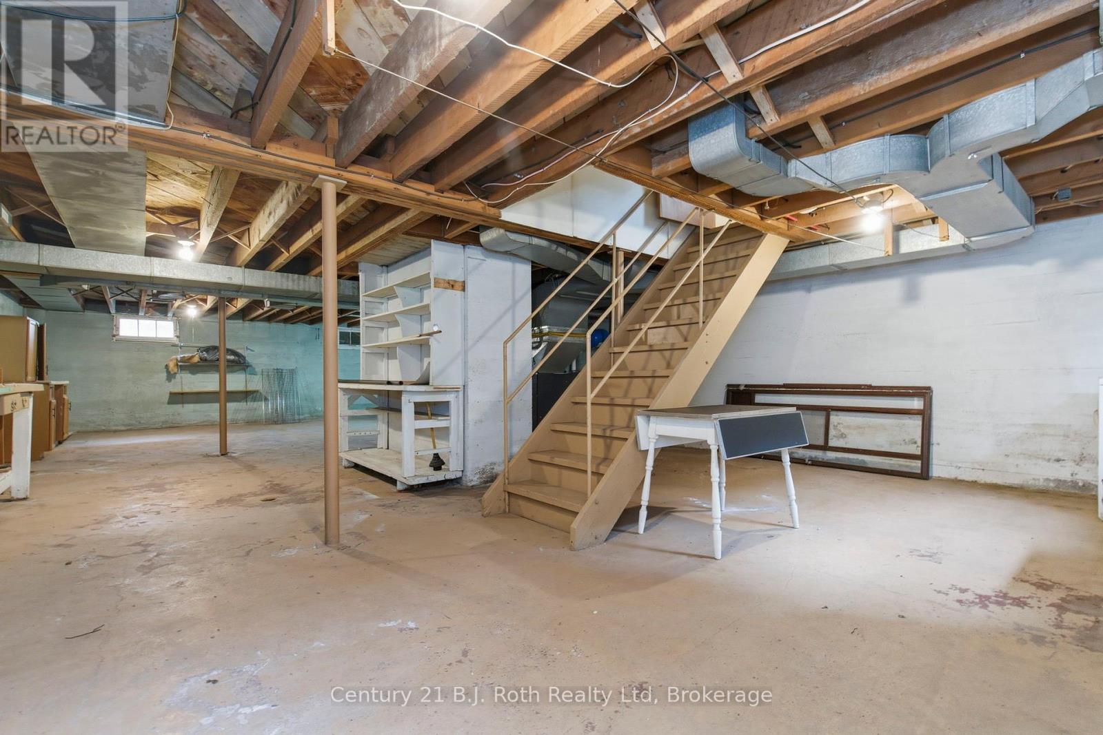 639 Yonge Street, Midland, Ontario  L4R 2E1 - Photo 28 - S12429151