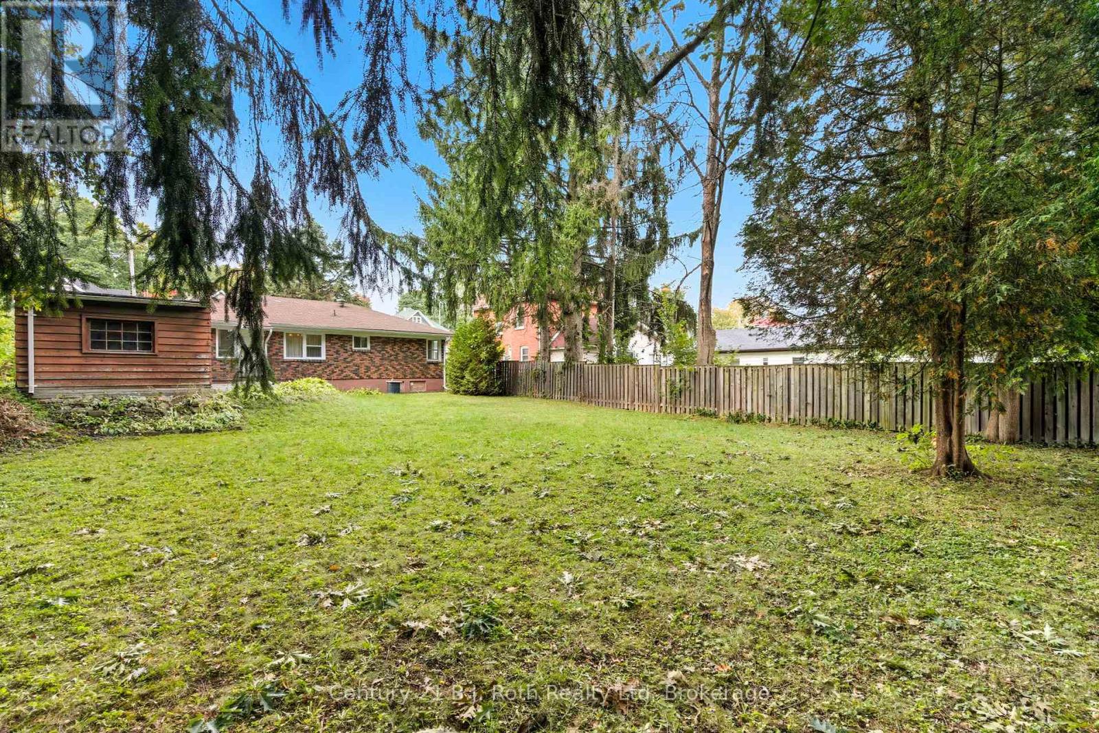 639 Yonge Street, Midland, Ontario  L4R 2E1 - Photo 39 - S12429151