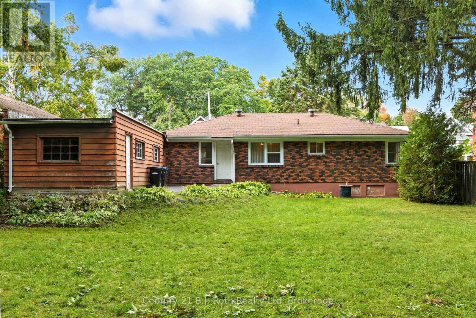 639 Yonge Street, Midland, Ontario  L4R 2E1 - Photo 41 - S12429151