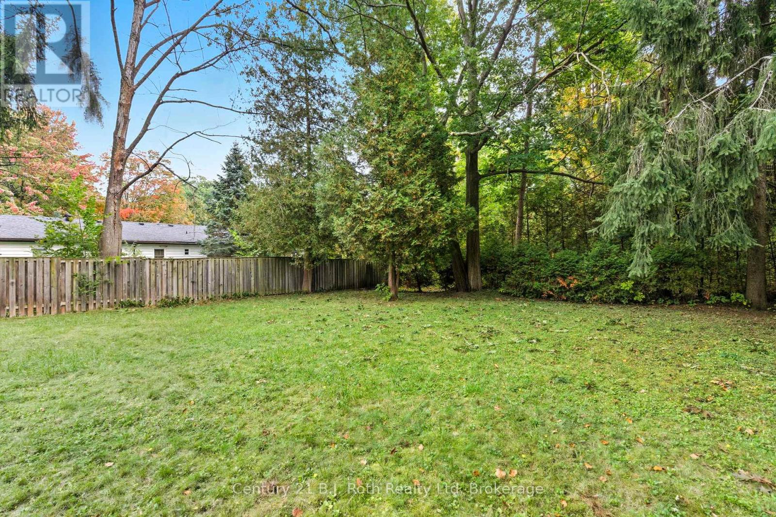 639 Yonge Street, Midland, Ontario  L4R 2E1 - Photo 40 - S12429151