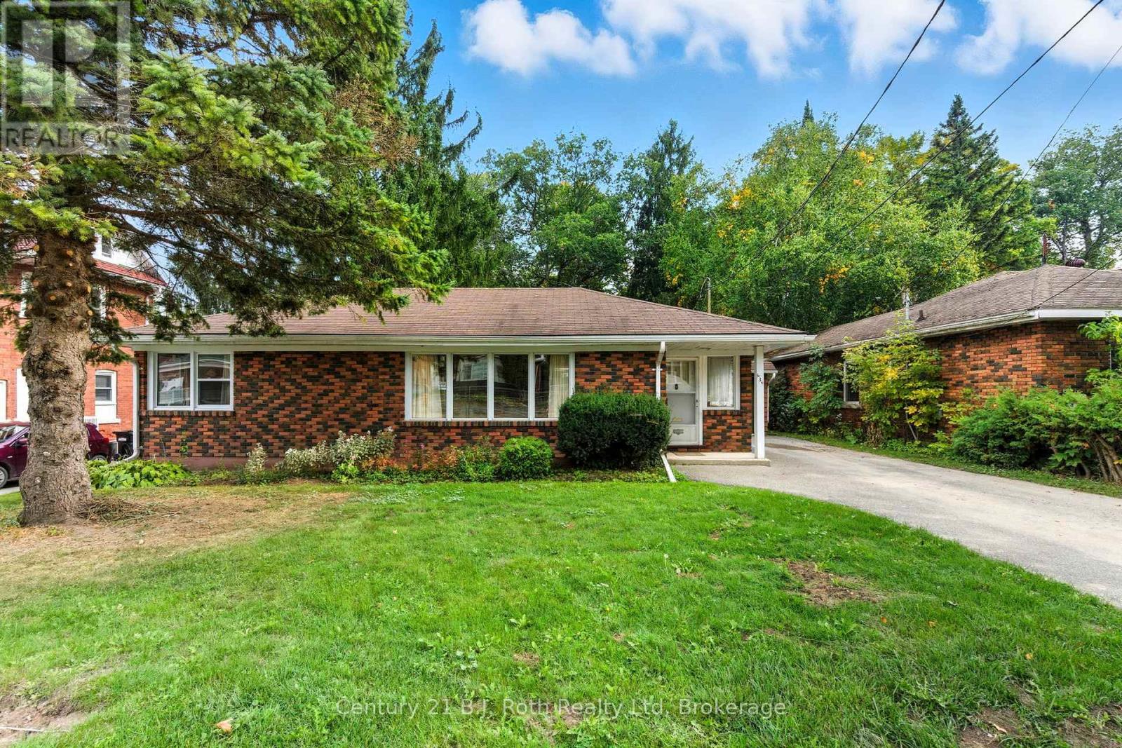 639 Yonge Street, Midland, Ontario  L4R 2E1 - Photo 5 - S12429151