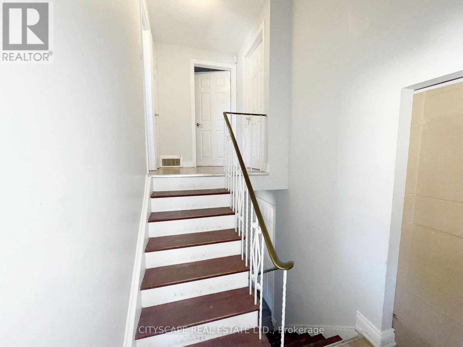 11 Melpham Court, Toronto, Ontario  M9V 2H2 - Photo 12 - W12436065