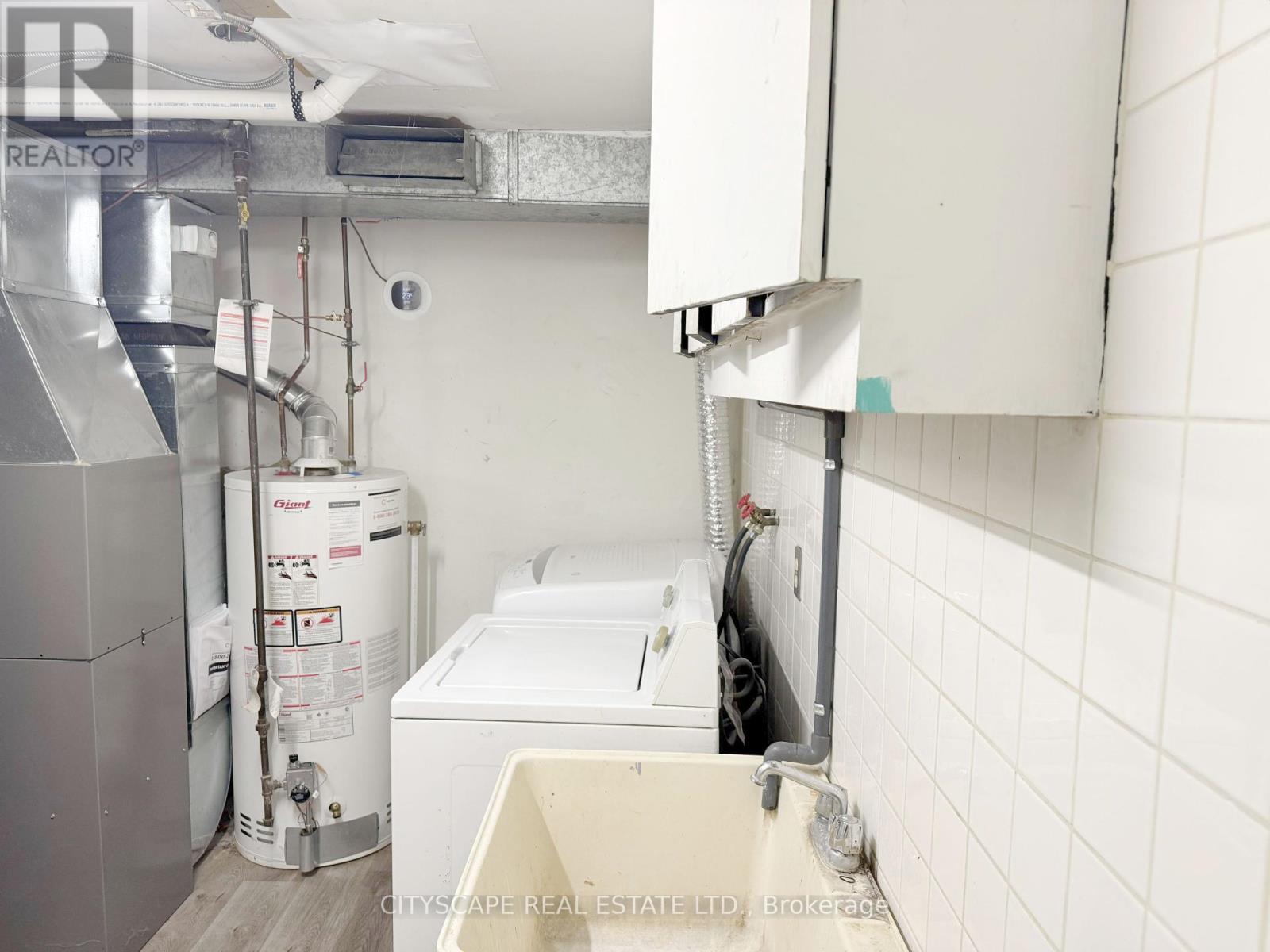 11 Melpham Court, Toronto, Ontario  M9V 2H2 - Photo 25 - W12436065