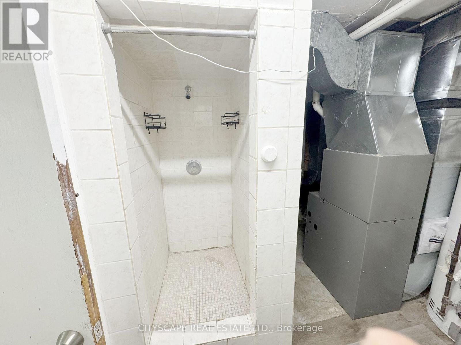 11 Melpham Court, Toronto, Ontario  M9V 2H2 - Photo 26 - W12436065