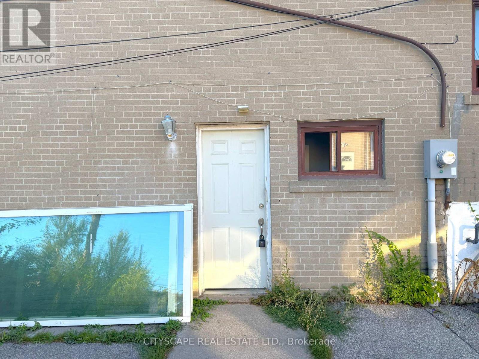 11 Melpham Court, Toronto, Ontario  M9V 2H2 - Photo 34 - W12436065