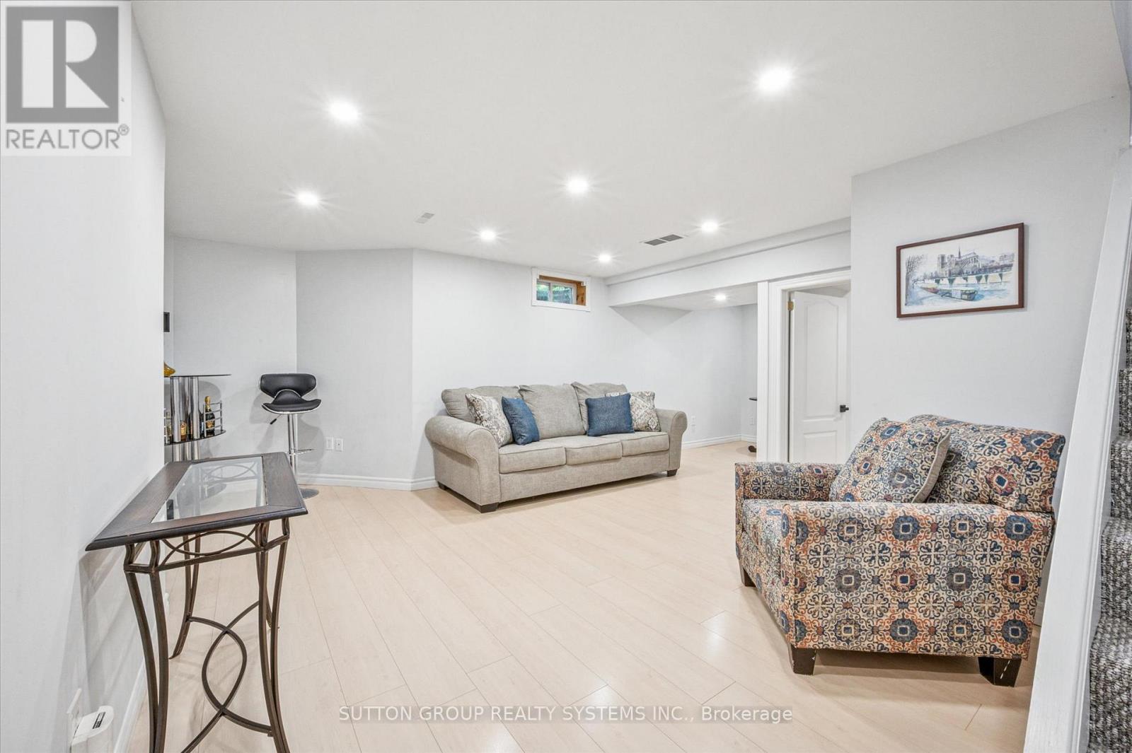 87 Dairy Drive, Halton Hills, Ontario  L7J 2Y1 - Photo 25 - W12436074