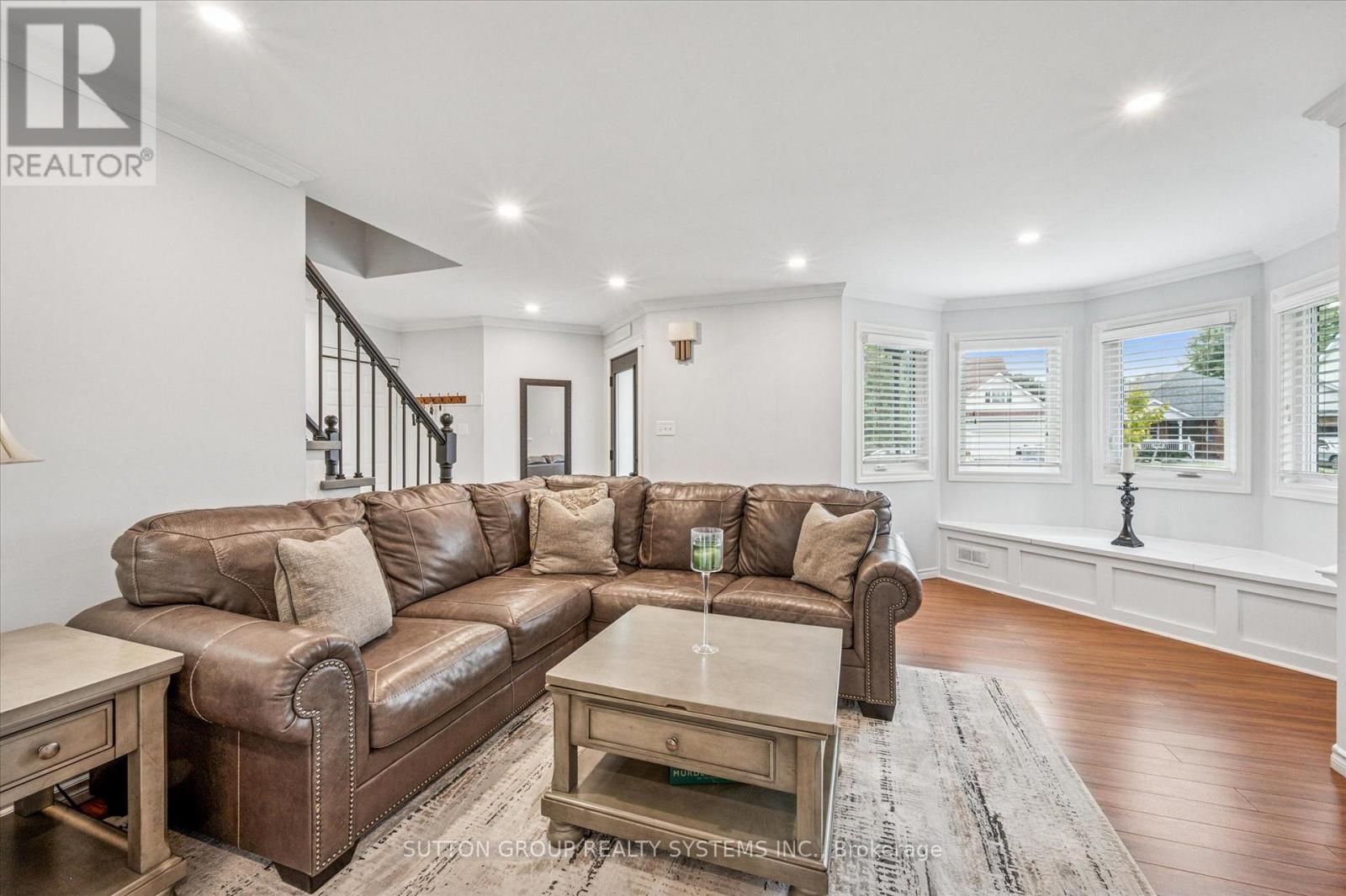 87 Dairy Drive, Halton Hills, Ontario  L7J 2Y1 - Photo 5 - W12436074