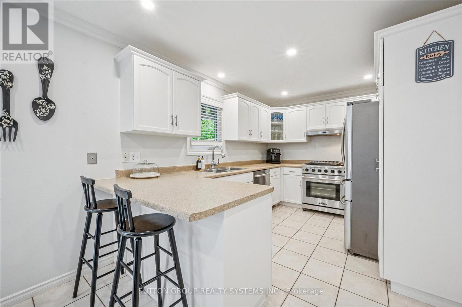 87 Dairy Drive, Halton Hills, Ontario  L7J 2Y1 - Photo 6 - W12436074