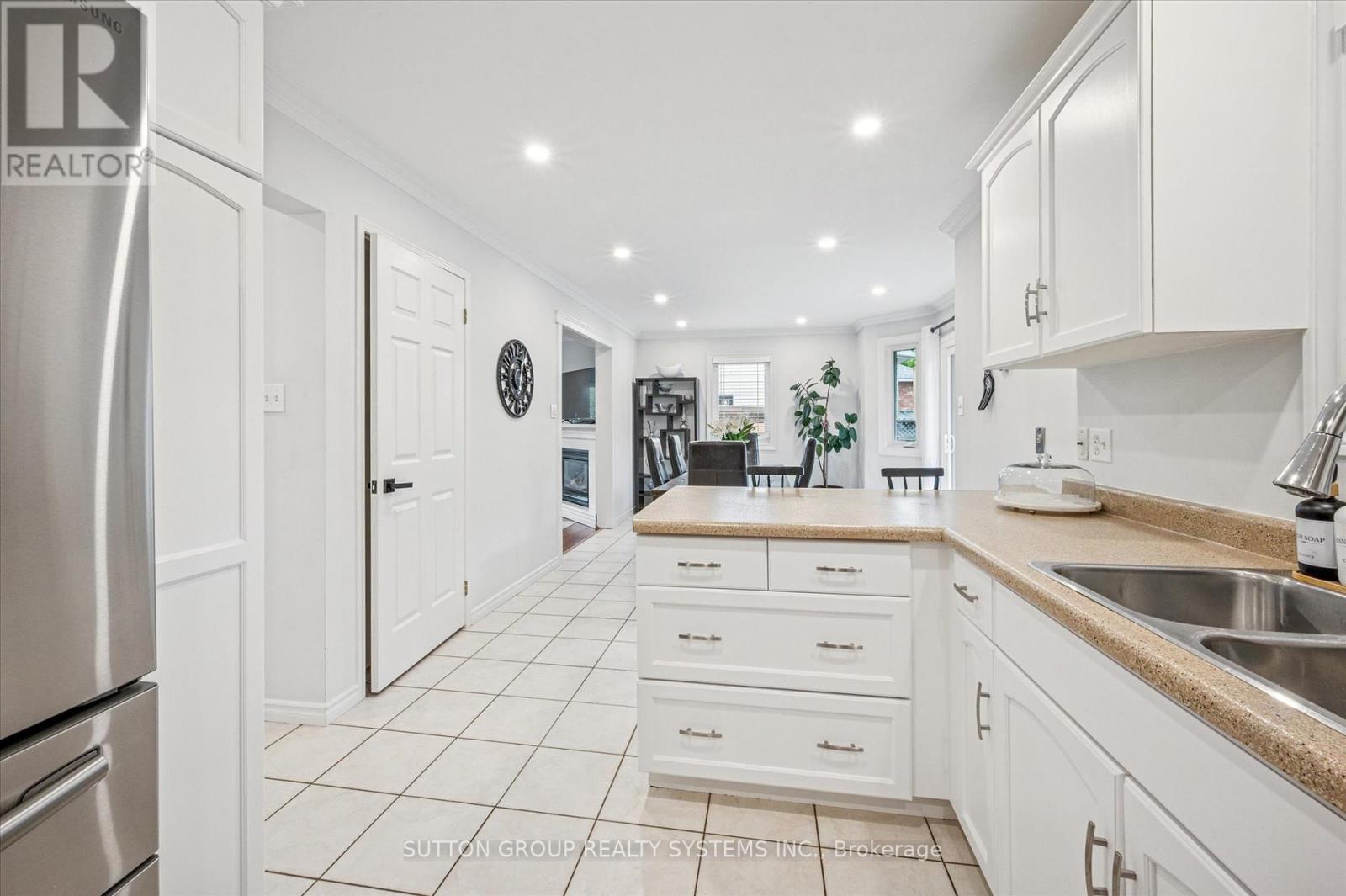 87 Dairy Drive, Halton Hills, Ontario  L7J 2Y1 - Photo 8 - W12436074