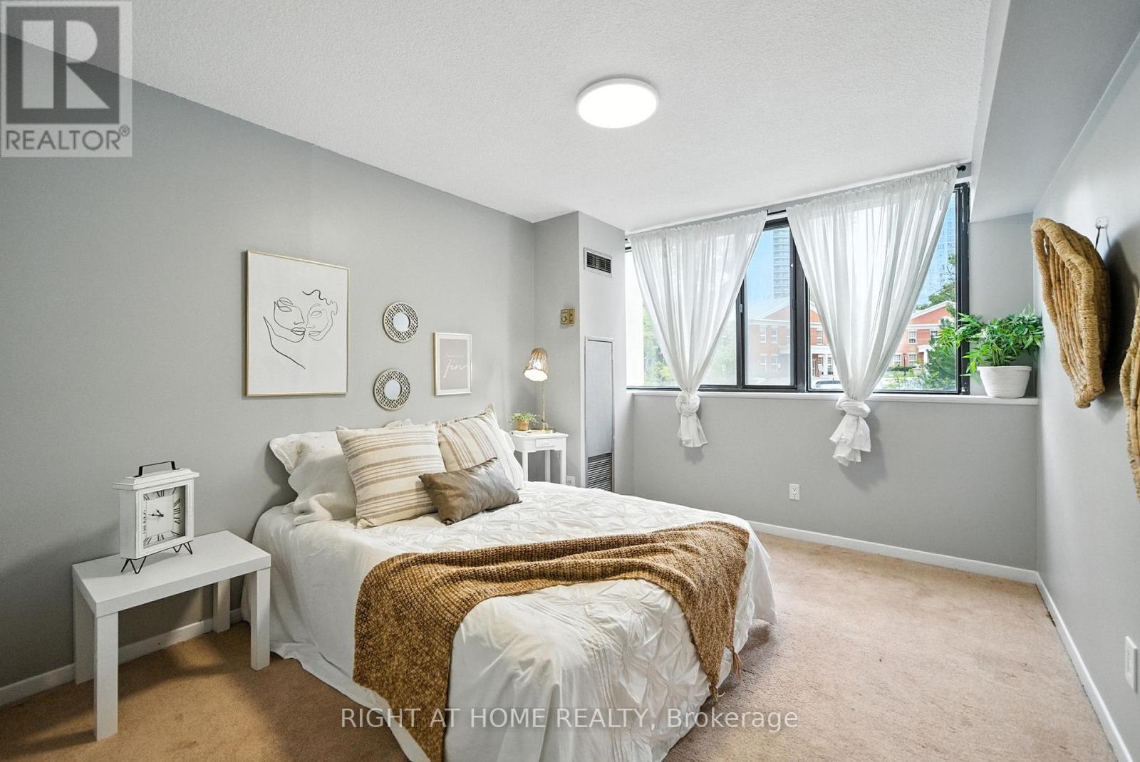 201 - 200 Robert Speck Parkway, Mississauga, Ontario  L4Z 1S3 - Photo 19 - W12436087