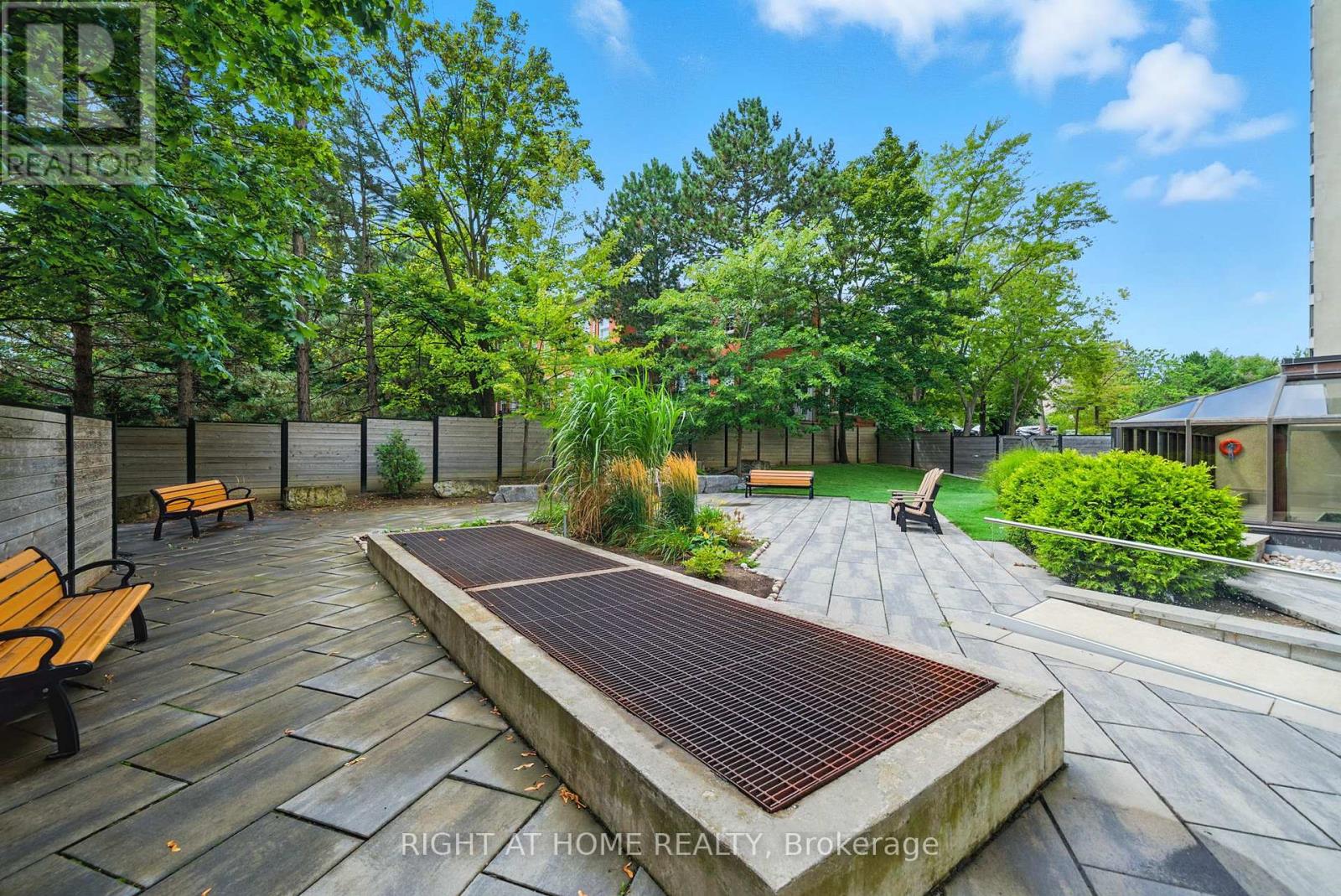 201 - 200 Robert Speck Parkway, Mississauga, Ontario  L4Z 1S3 - Photo 27 - W12436087
