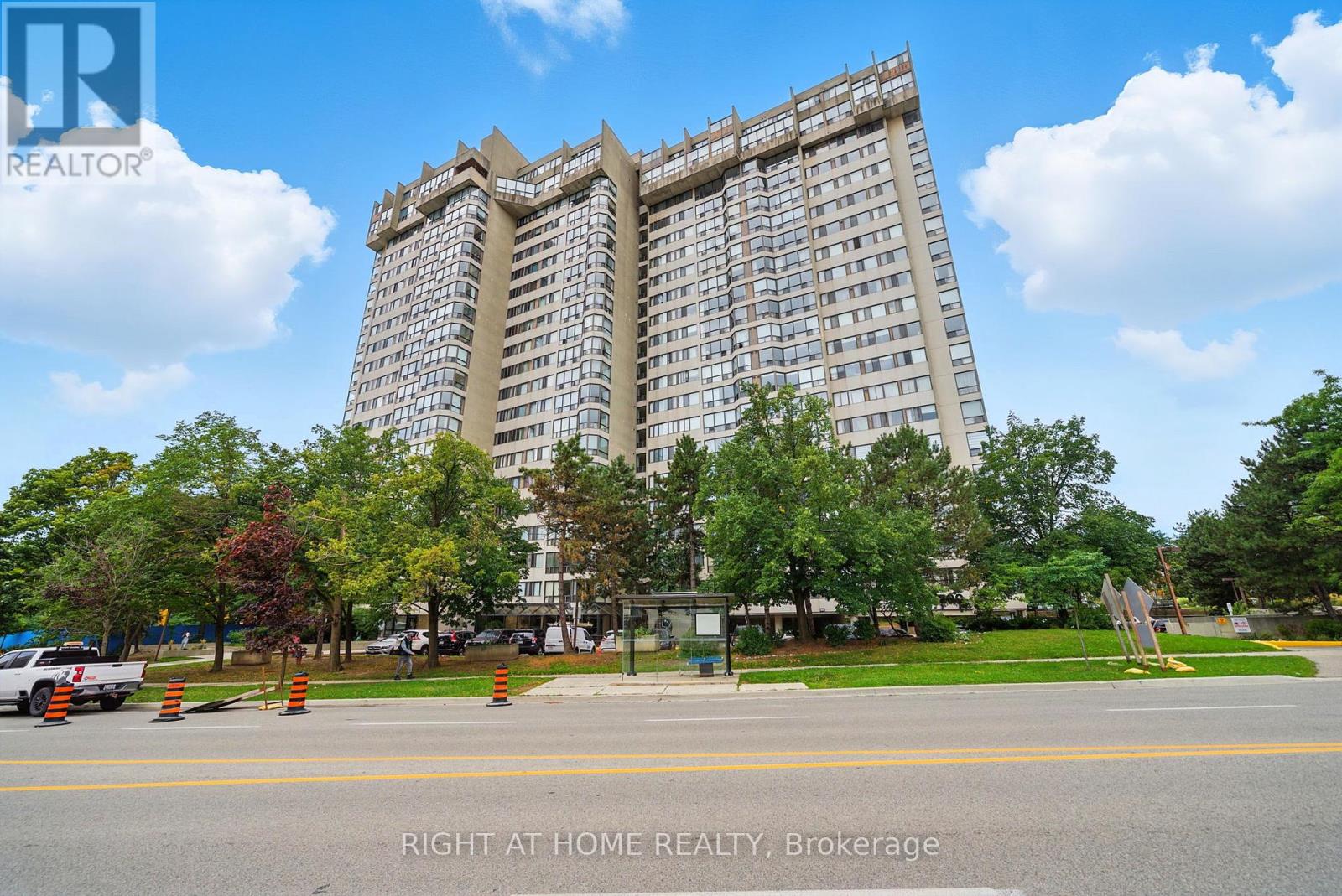 201 - 200 Robert Speck Parkway, Mississauga, Ontario  L4Z 1S3 - Photo 30 - W12436087