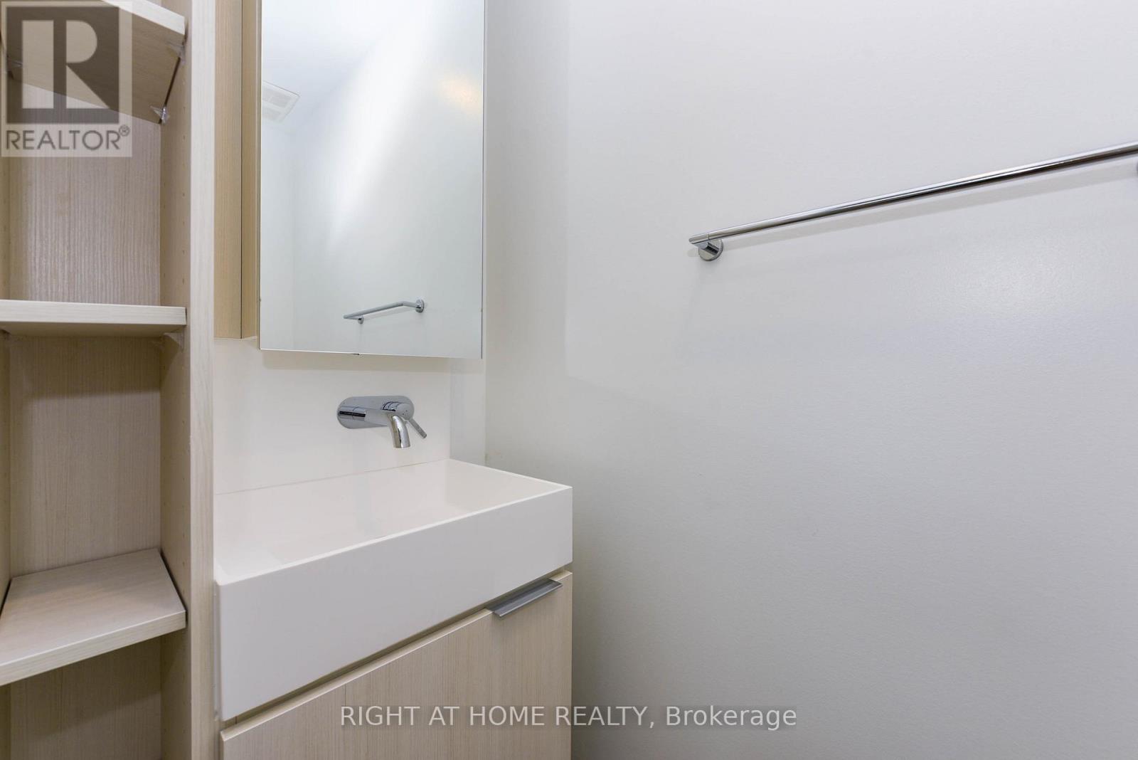 2008 - 370 Martha Street, Burlington, Ontario  L7R 0G9 - Photo 19 - W12436090