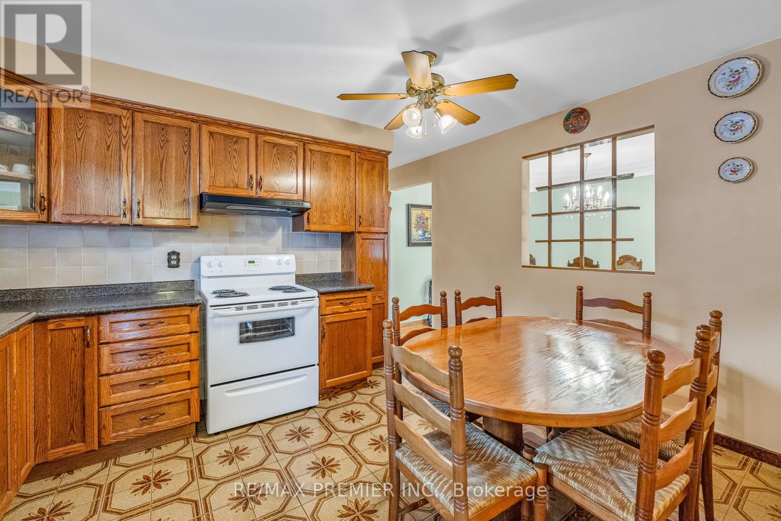91 Hucknall Road, Toronto, Ontario  M3H 1W1 - Photo 14 - W12436092