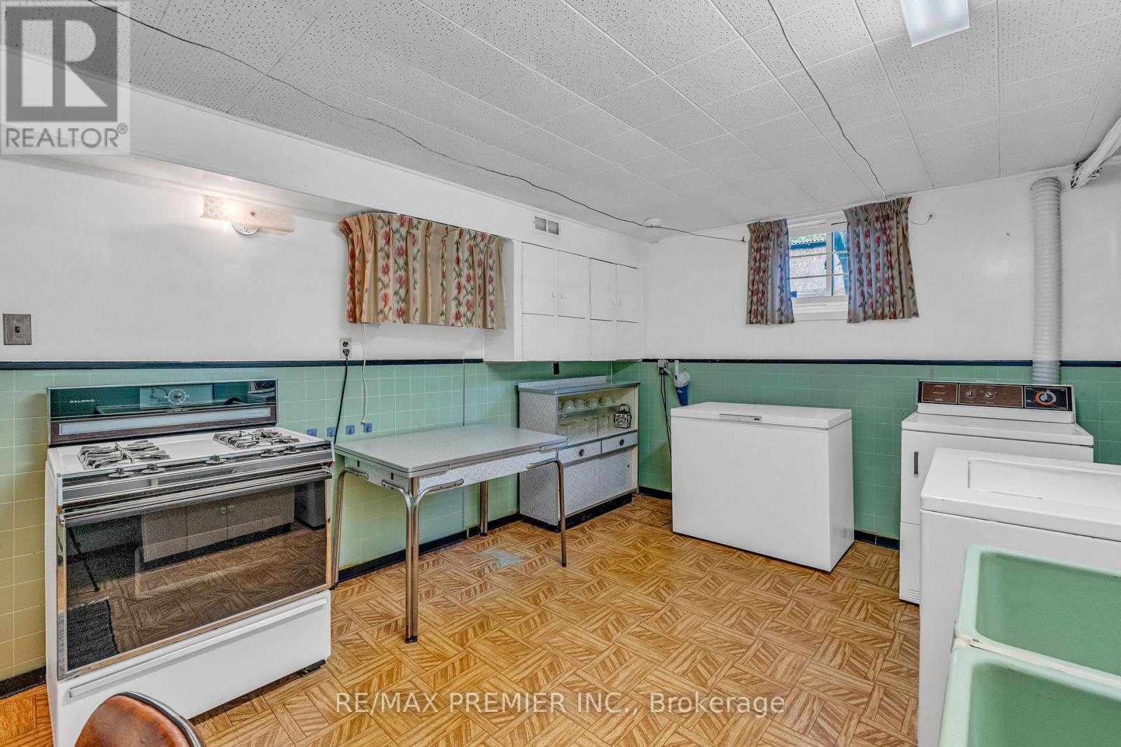 91 Hucknall Road, Toronto, Ontario  M3H 1W1 - Photo 34 - W12436092