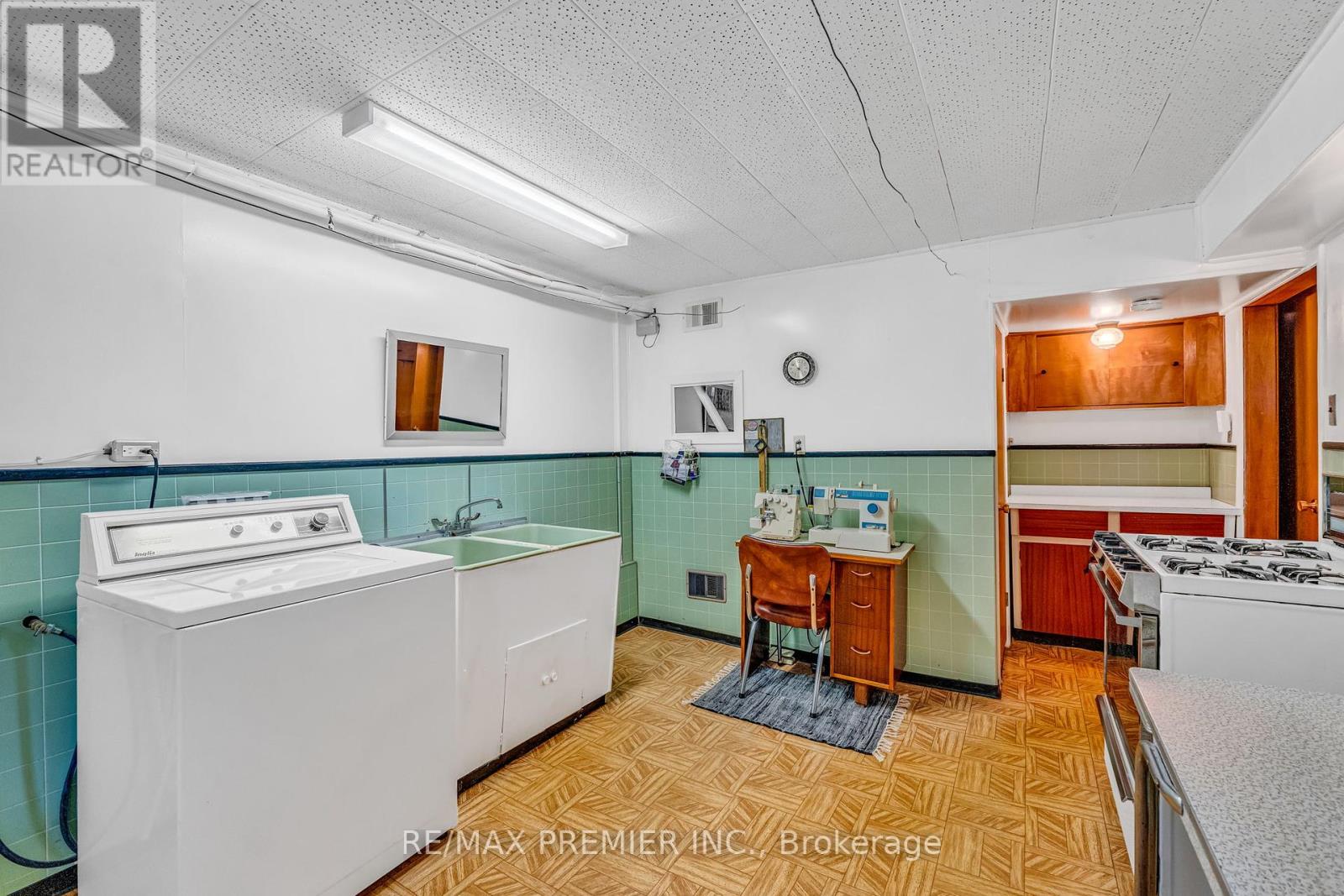 91 Hucknall Road, Toronto, Ontario  M3H 1W1 - Photo 36 - W12436092