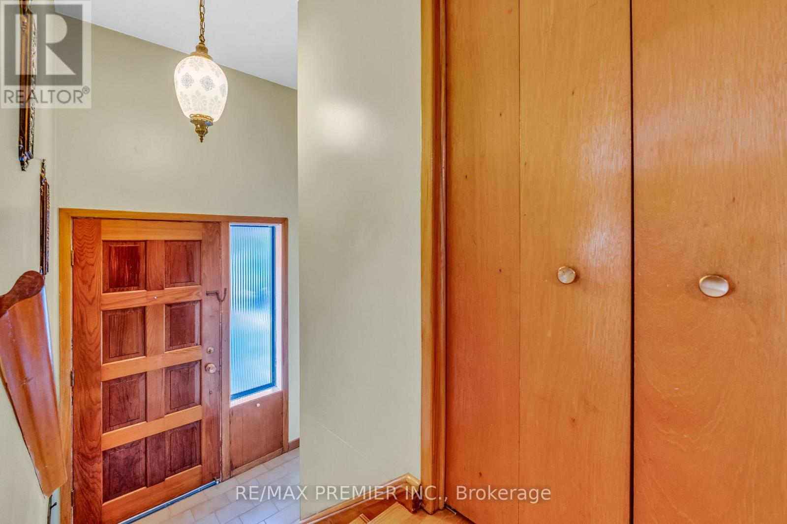 91 Hucknall Road, Toronto, Ontario  M3H 1W1 - Photo 4 - W12436092