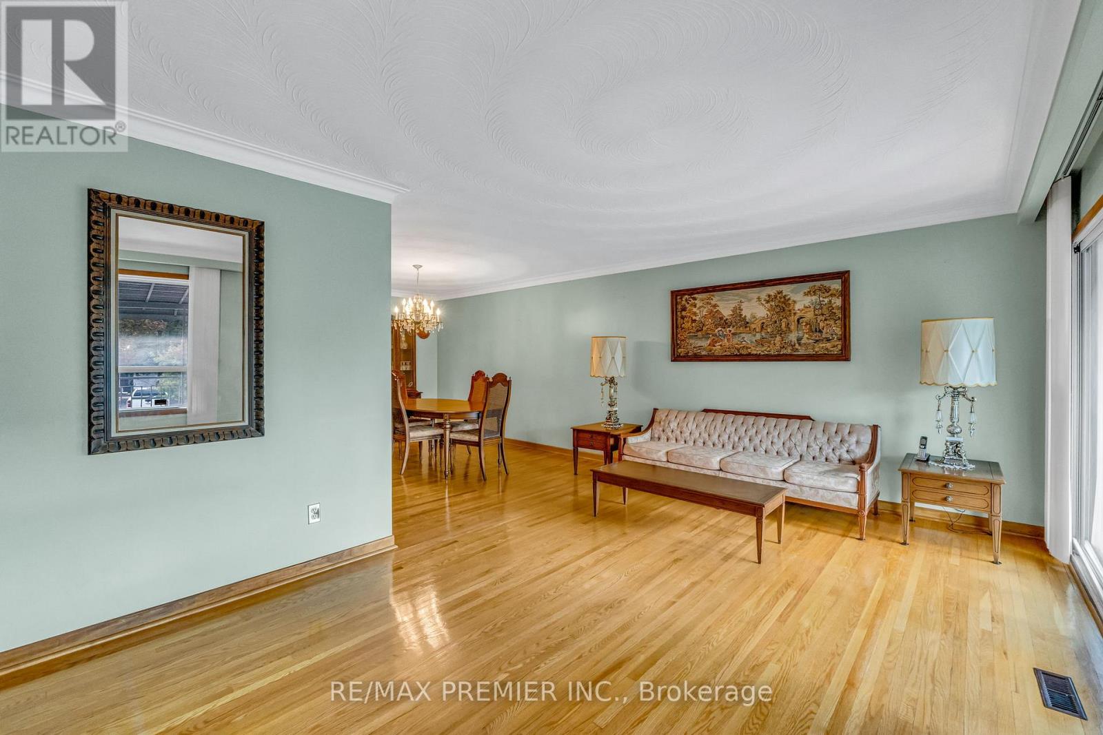 91 Hucknall Road, Toronto, Ontario  M3H 1W1 - Photo 5 - W12436092