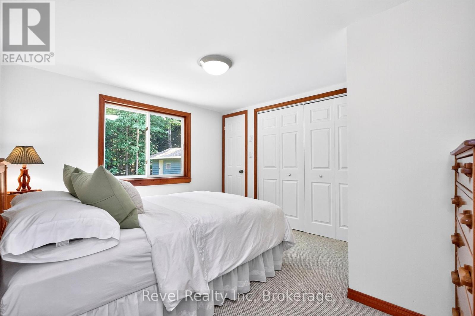 33 Belcourt Crescent, Tiny, Ontario  L9M 0M7 - Photo 11 - S12436177