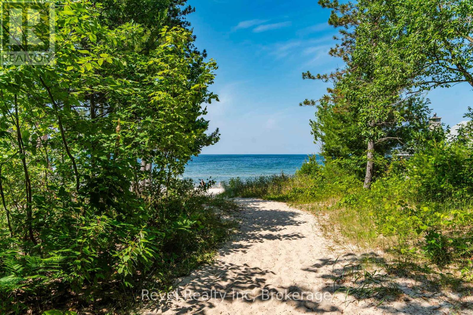 33 Belcourt Crescent, Tiny, Ontario  L9M 0M7 - Photo 30 - S12436177