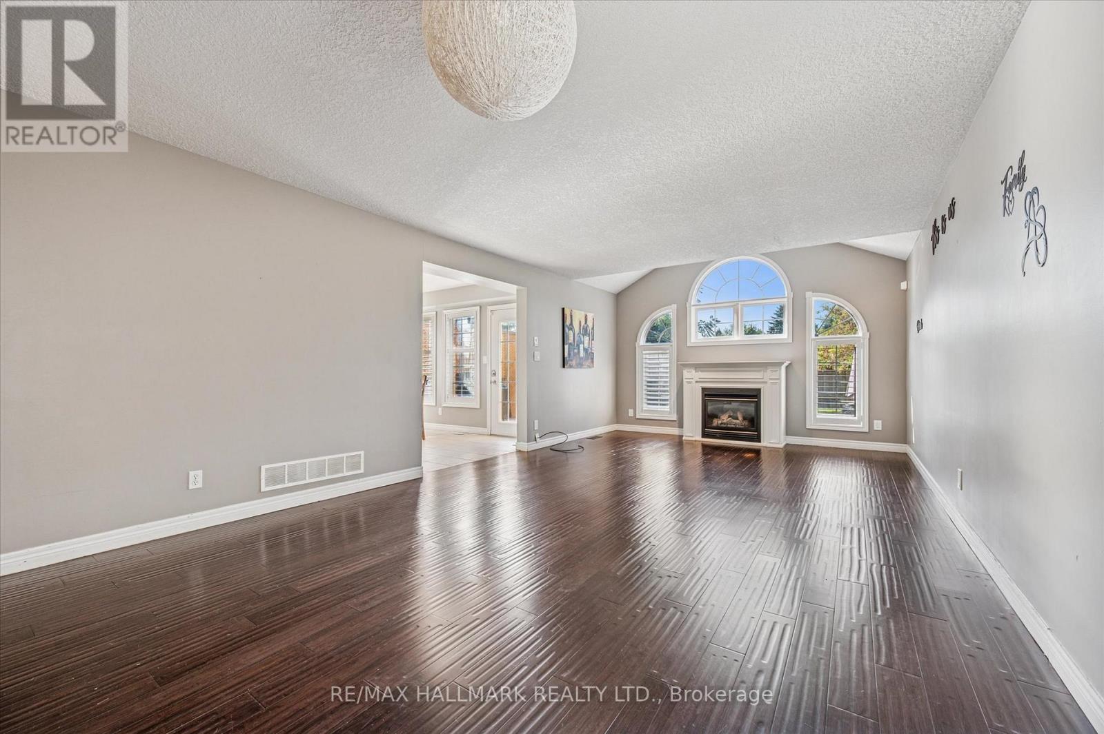 503 Brigantine Drive, Waterloo, Ontario  N2K 4B7 - Photo 5 - X12436071