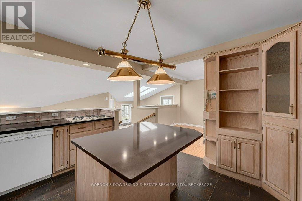 170 Elmwood Drive, Gananoque, Ontario  K7G 1N9 - Photo 11 - X12436155