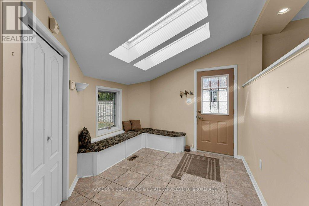 170 Elmwood Drive, Gananoque, Ontario  K7G 1N9 - Photo 14 - X12436155
