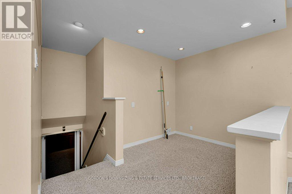 170 Elmwood Drive, Gananoque, Ontario  K7G 1N9 - Photo 19 - X12436155