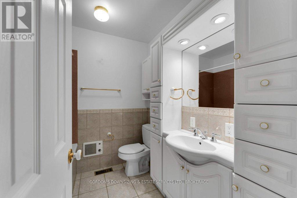 170 Elmwood Drive, Gananoque, Ontario  K7G 1N9 - Photo 21 - X12436155